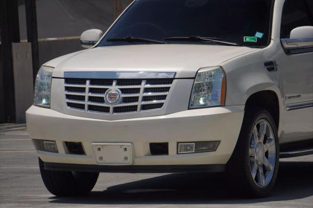 used 2008 Cadillac Escalade car, priced at $8,995