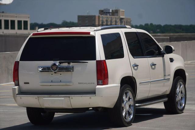 used 2008 Cadillac Escalade car, priced at $8,995
