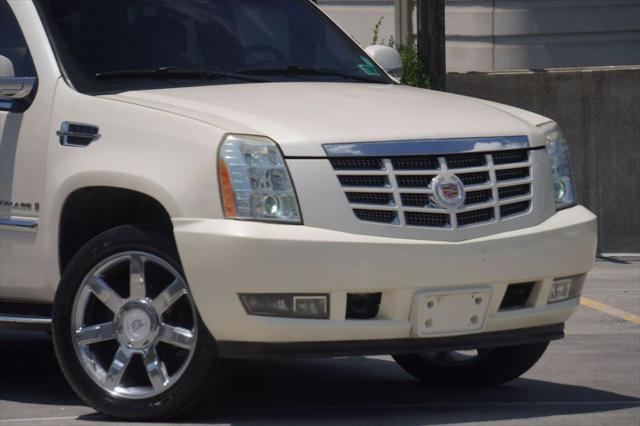 used 2008 Cadillac Escalade car, priced at $8,995