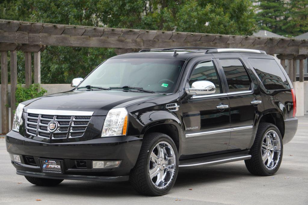 used 2014 Cadillac Escalade car, priced at $14,795
