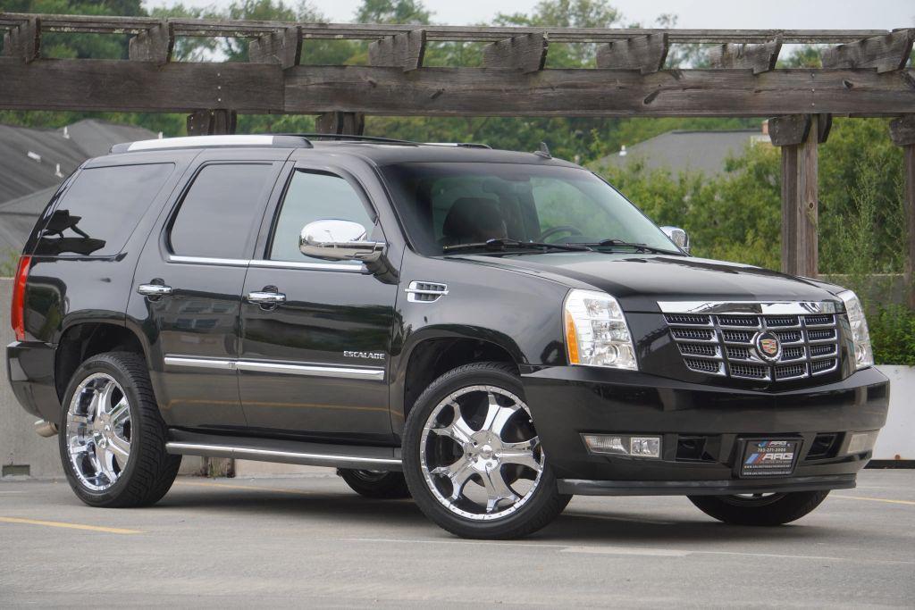used 2014 Cadillac Escalade car, priced at $14,795