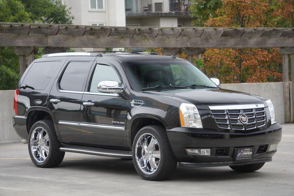 used 2014 Cadillac Escalade car, priced at $14,795
