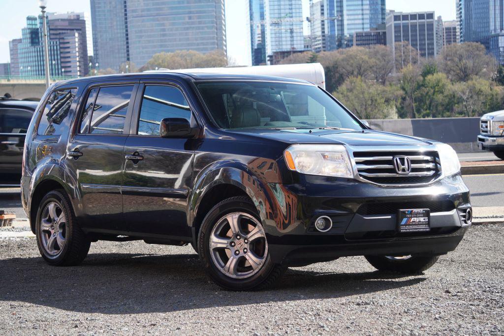 used 2014 Honda Pilot car, priced at $9,995