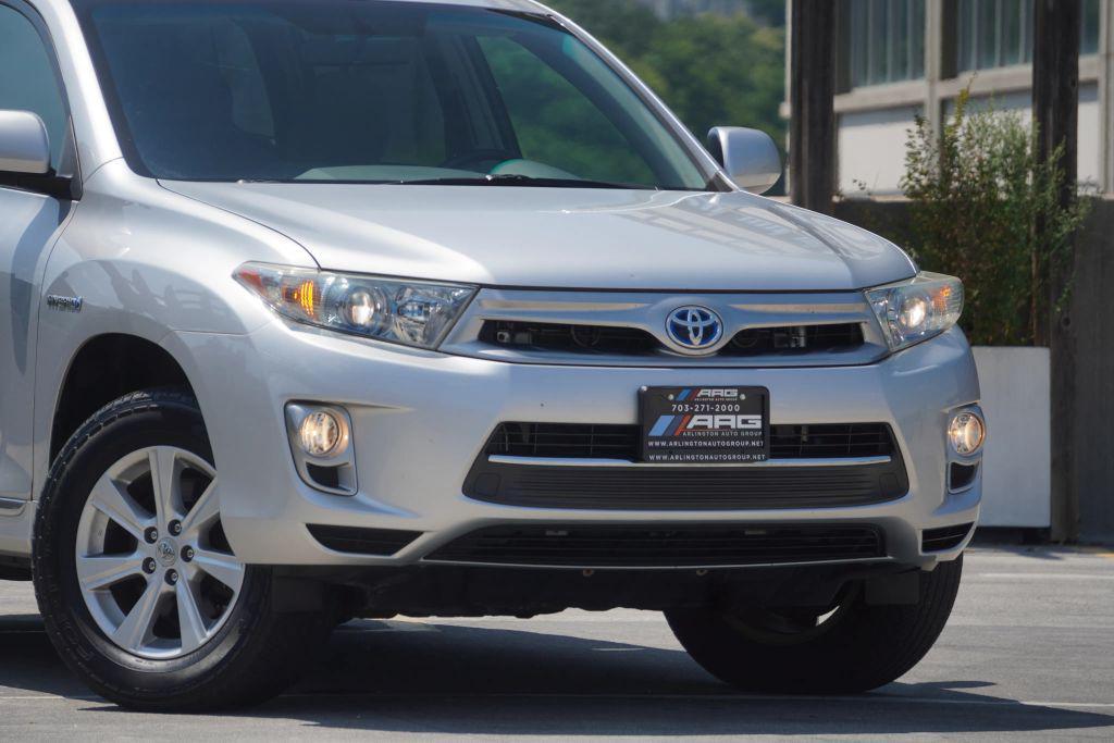used 2012 Toyota Highlander Hybrid car, priced at $15,995
