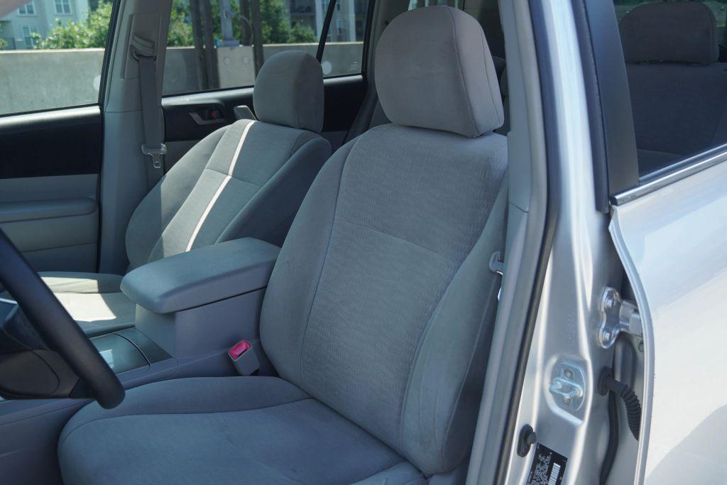 used 2012 Toyota Highlander Hybrid car, priced at $15,795