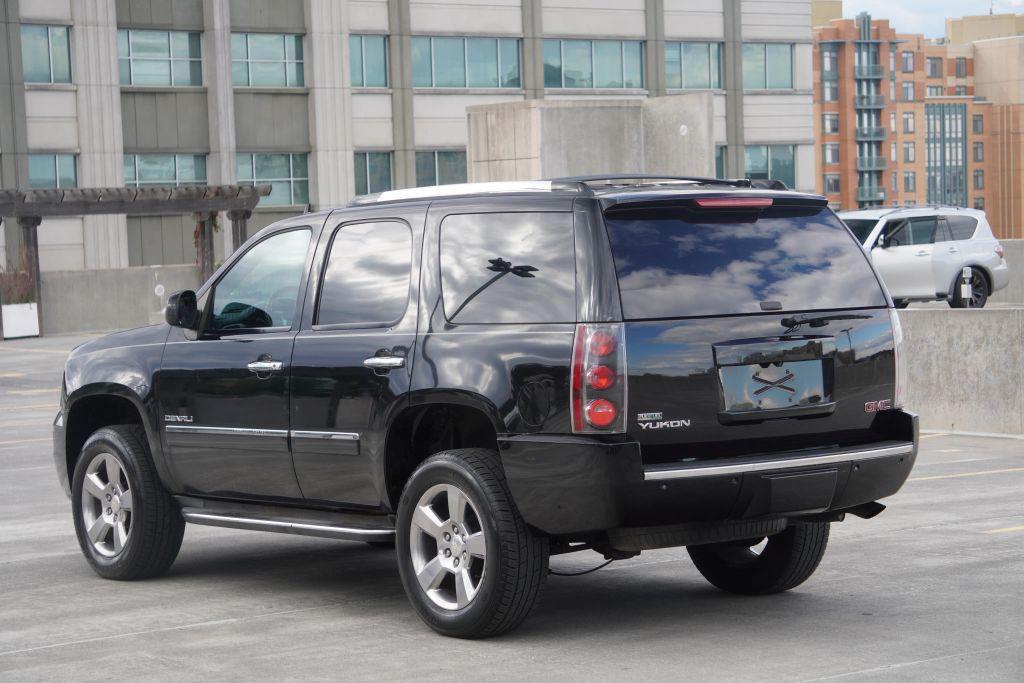 used 2011 GMC Yukon car, priced at $9,995