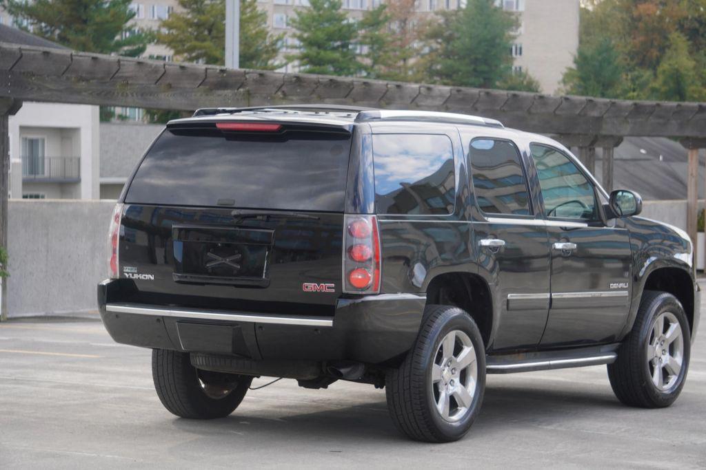 used 2011 GMC Yukon car, priced at $9,995