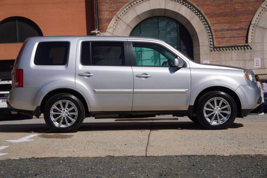 used 2013 Honda Pilot car, priced at $9,995