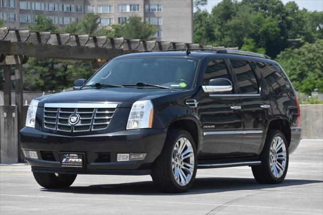 used 2012 Cadillac Escalade car, priced at $12,895