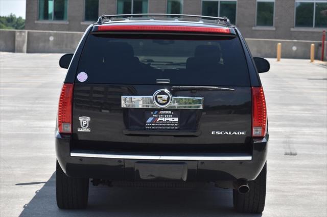 used 2012 Cadillac Escalade car, priced at $12,895