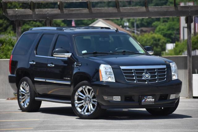 used 2012 Cadillac Escalade car, priced at $12,895