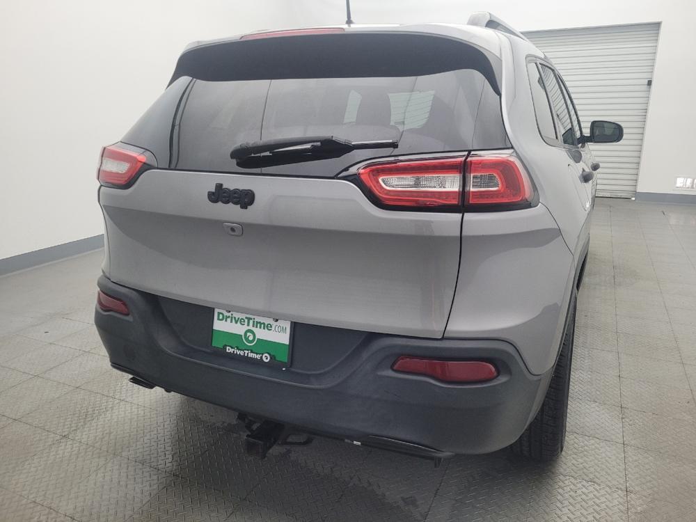 used 2016 Jeep Cherokee car, priced at $14,295