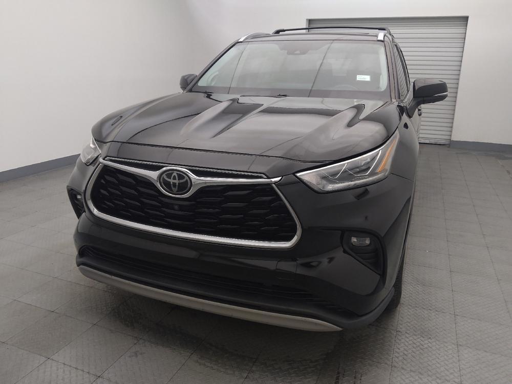 used 2021 Toyota Highlander car, priced at $30,295