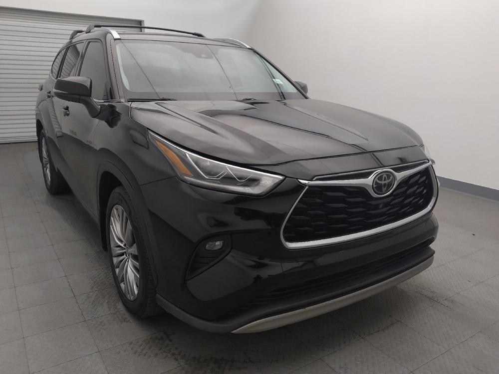 used 2021 Toyota Highlander car, priced at $30,295