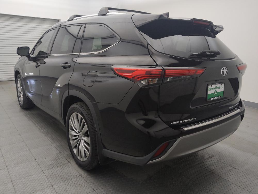 used 2021 Toyota Highlander car, priced at $30,295