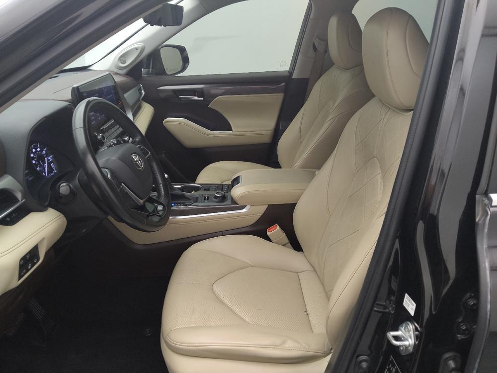 used 2021 Toyota Highlander car, priced at $30,295
