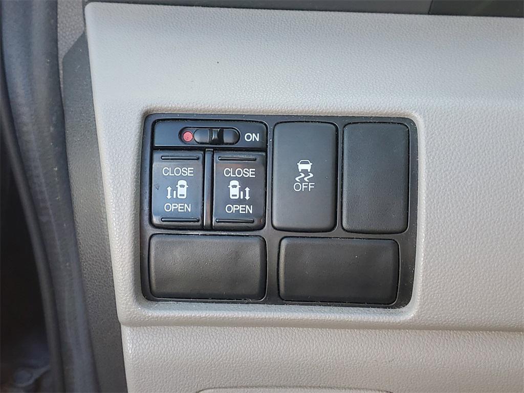 used 2013 Honda Odyssey car, priced at $5,000