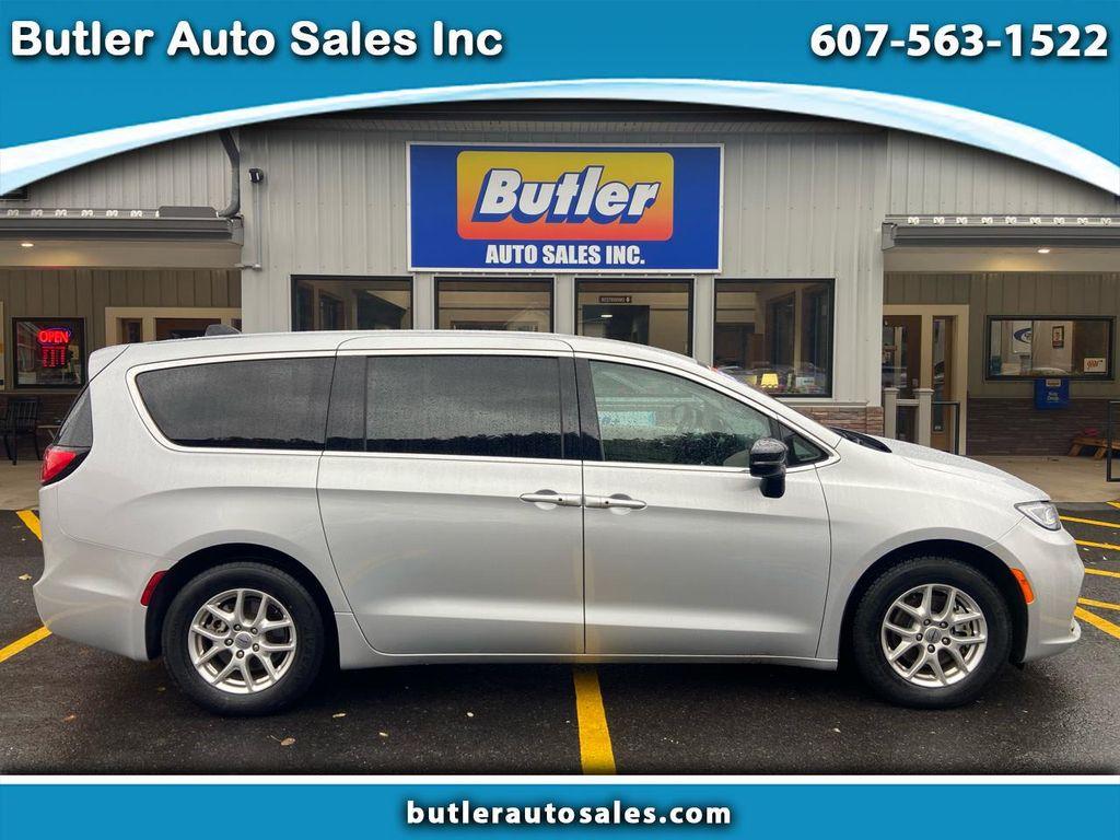 used 2024 Chrysler Pacifica car, priced at $31,975