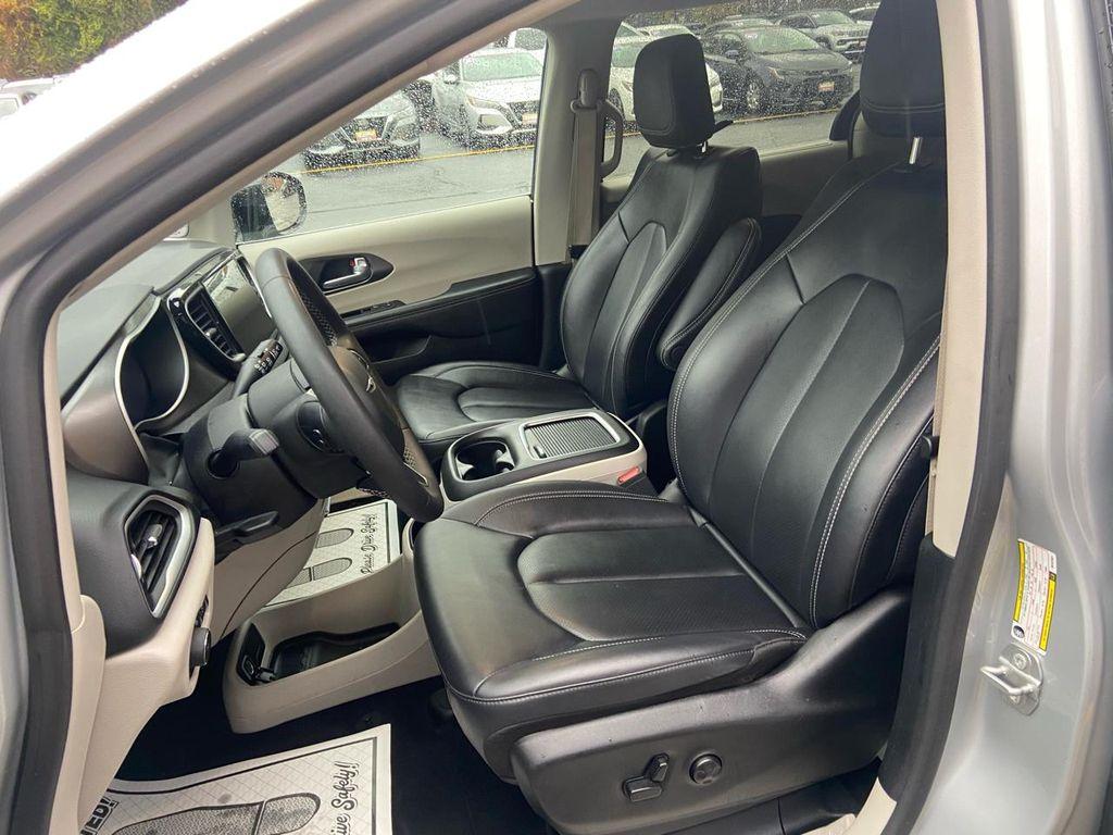 used 2024 Chrysler Pacifica car, priced at $31,975
