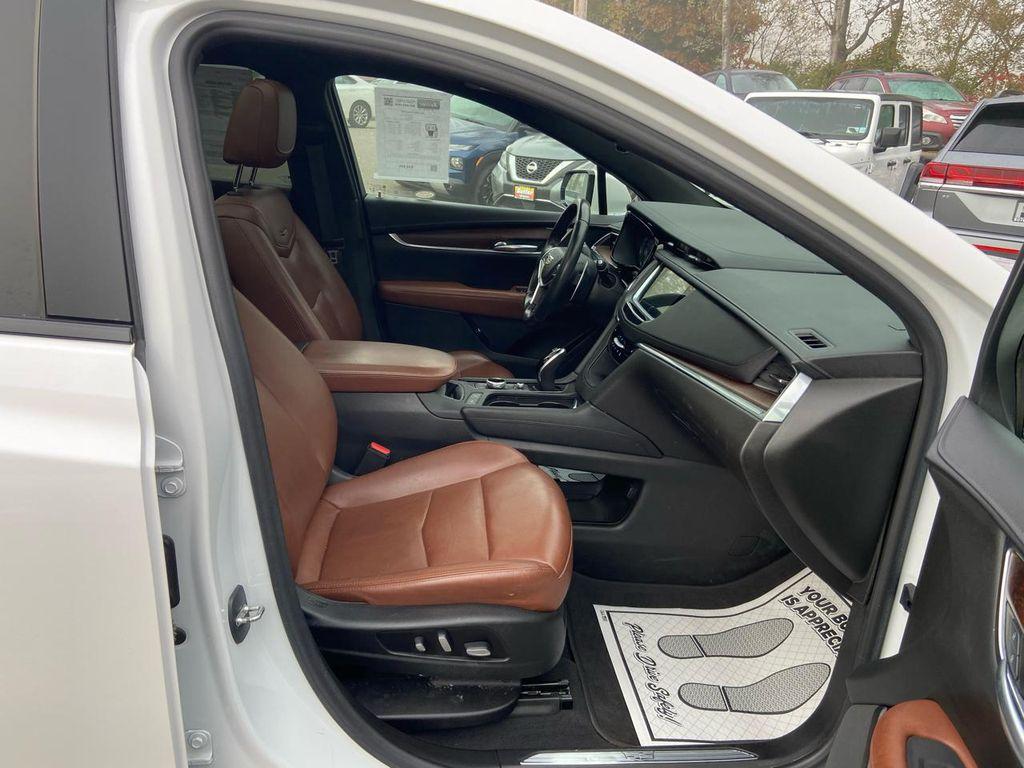 used 2021 Cadillac XT5 car, priced at $33,975