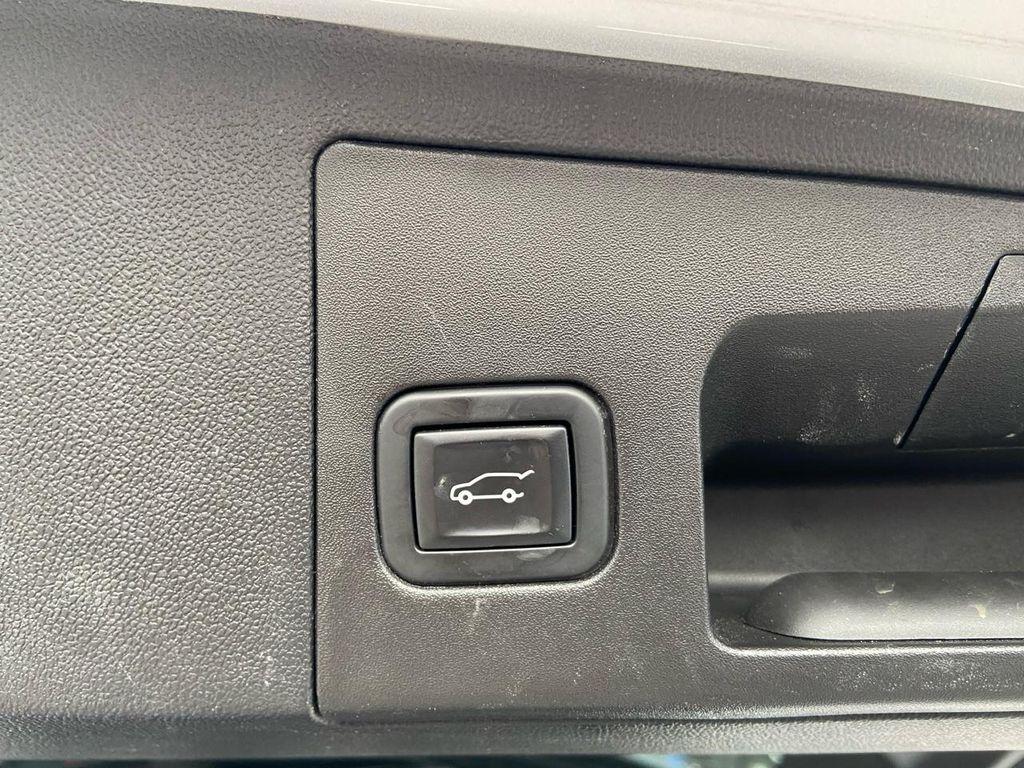 used 2021 Cadillac XT5 car, priced at $33,975