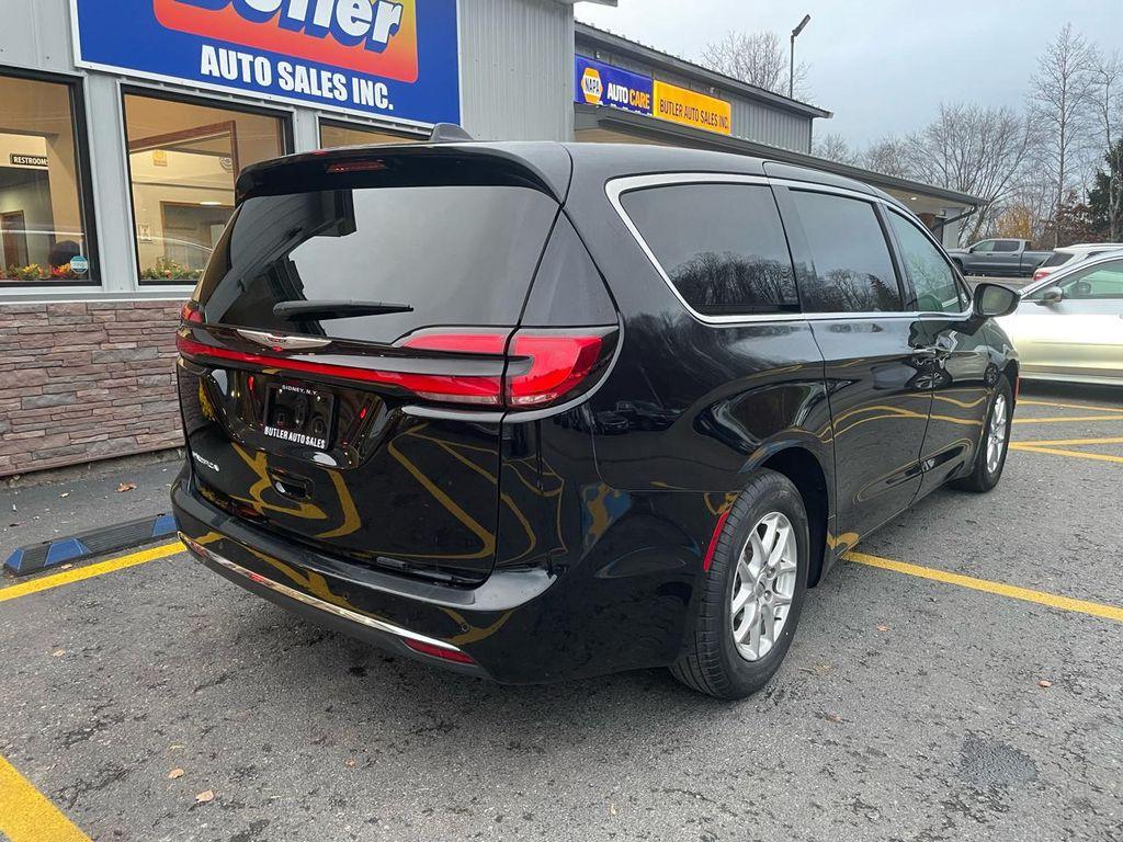 used 2024 Chrysler Pacifica car, priced at $30,975