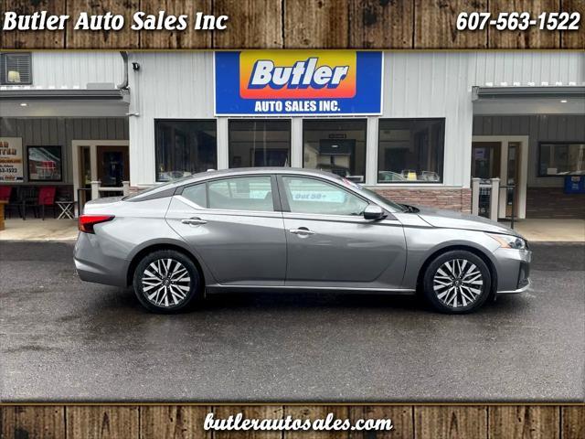 used 2023 Nissan Altima car, priced at $22,975
