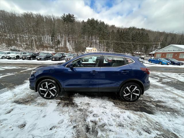 used 2022 Nissan Rogue Sport car, priced at $24,975