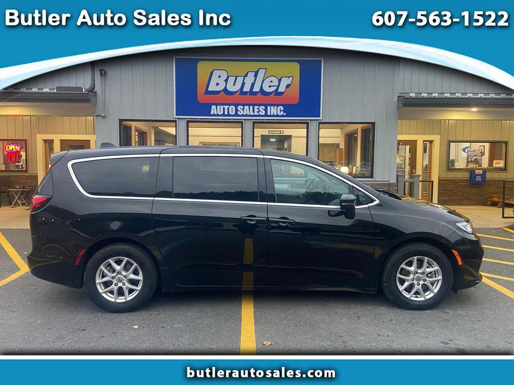 used 2024 Chrysler Pacifica car, priced at $30,975