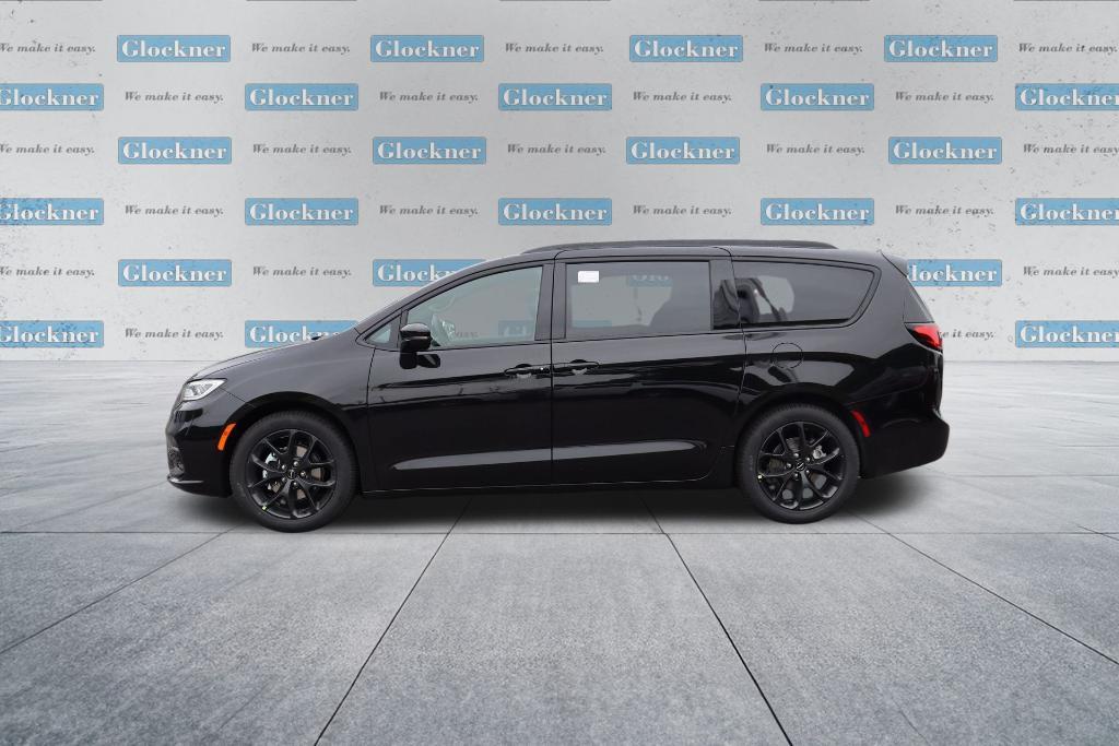 new 2024 Chrysler Pacifica car, priced at $52,526