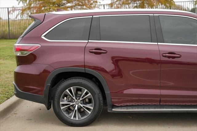 used 2016 Toyota Highlander car, priced at $18,749