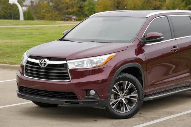 used 2016 Toyota Highlander car, priced at $18,749