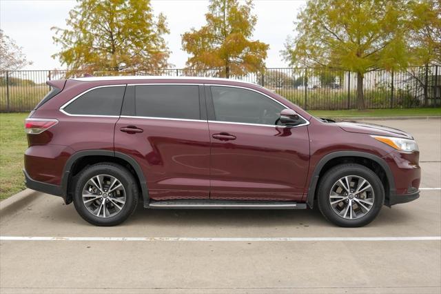 used 2016 Toyota Highlander car, priced at $18,749