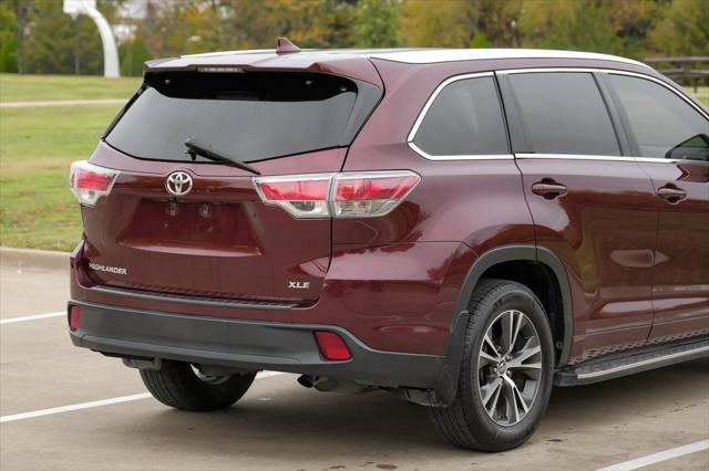 used 2016 Toyota Highlander car, priced at $18,749