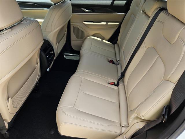 new 2025 Jeep Grand Cherokee car, priced at $40,286
