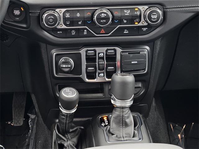 new 2025 Jeep Gladiator car, priced at $45,157