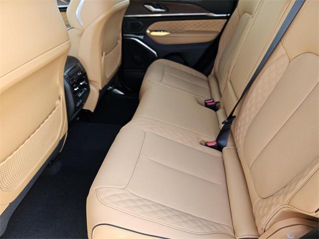 new 2025 Jeep Grand Cherokee car, priced at $58,900