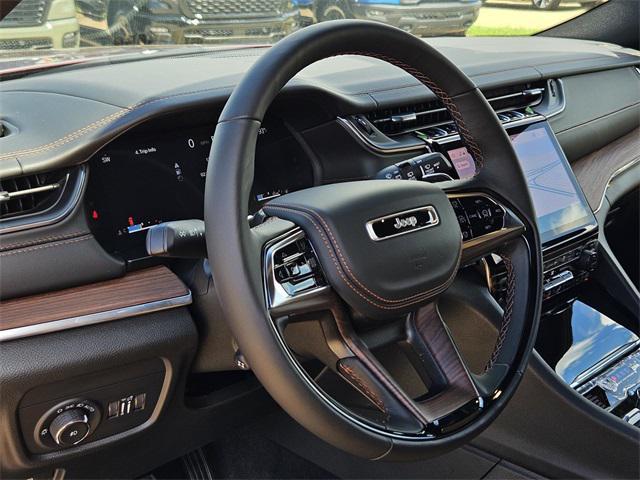 new 2025 Jeep Grand Cherokee car, priced at $58,900