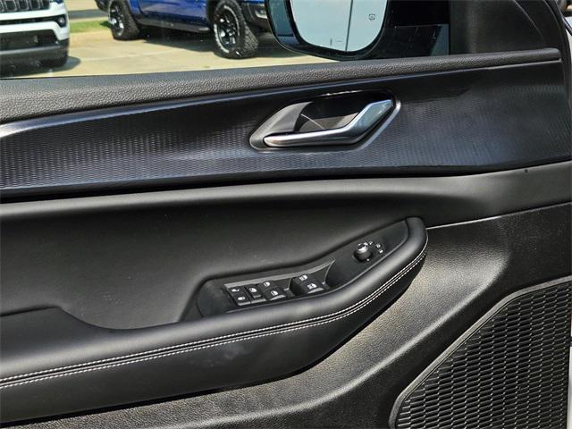 new 2025 Jeep Grand Cherokee car, priced at $42,480