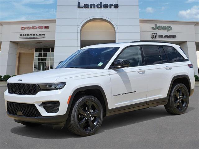 used 2024 Jeep Grand Cherokee car, priced at $37,411