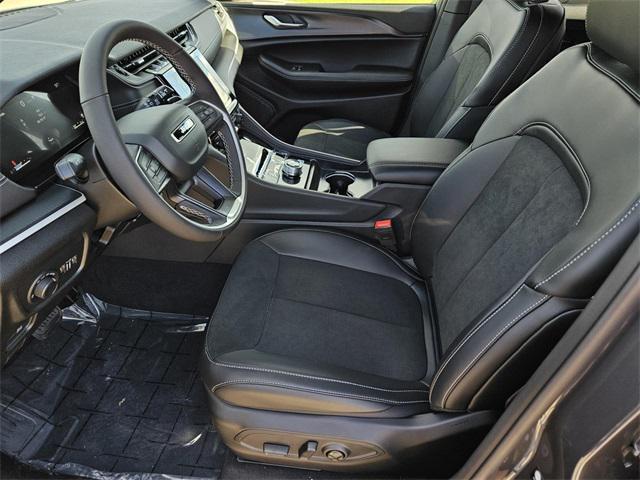 new 2025 Jeep Grand Cherokee car, priced at $39,780