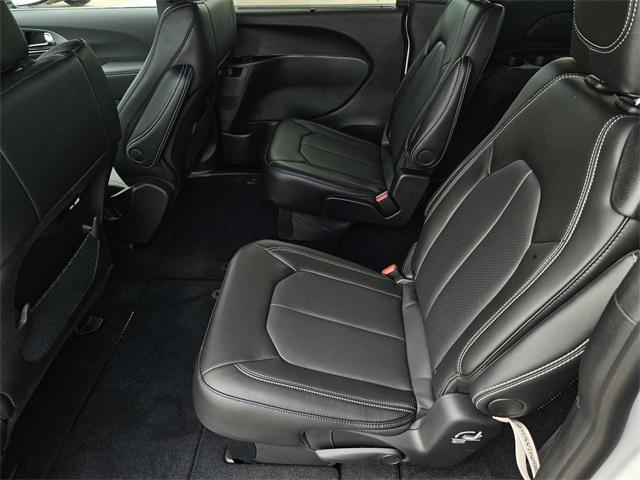 new 2025 Chrysler Pacifica car, priced at $43,032