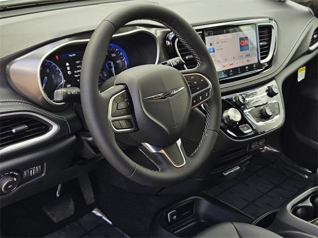 new 2025 Chrysler Pacifica car, priced at $43,032