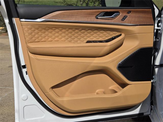 new 2025 Jeep Grand Cherokee L car, priced at $69,425