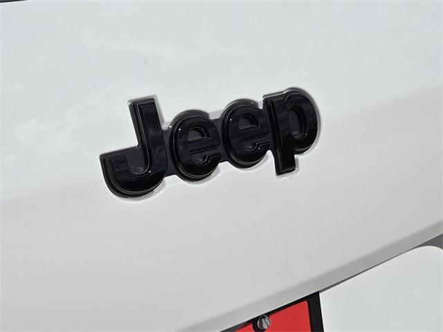 new 2025 Jeep Grand Cherokee L car, priced at $69,425