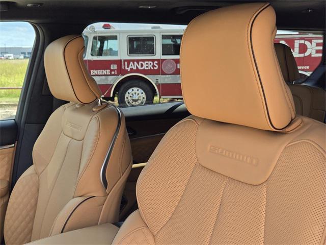 new 2025 Jeep Grand Cherokee L car, priced at $69,425