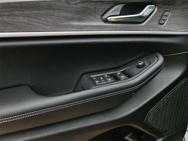 new 2025 Jeep Grand Cherokee L car, priced at $44,672