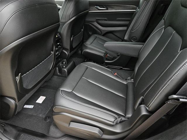 new 2025 Jeep Grand Cherokee L car, priced at $44,672