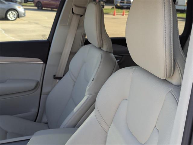 used 2022 Volvo XC90 car, priced at $31,866