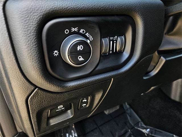 new 2025 Ram 1500 car, priced at $60,551